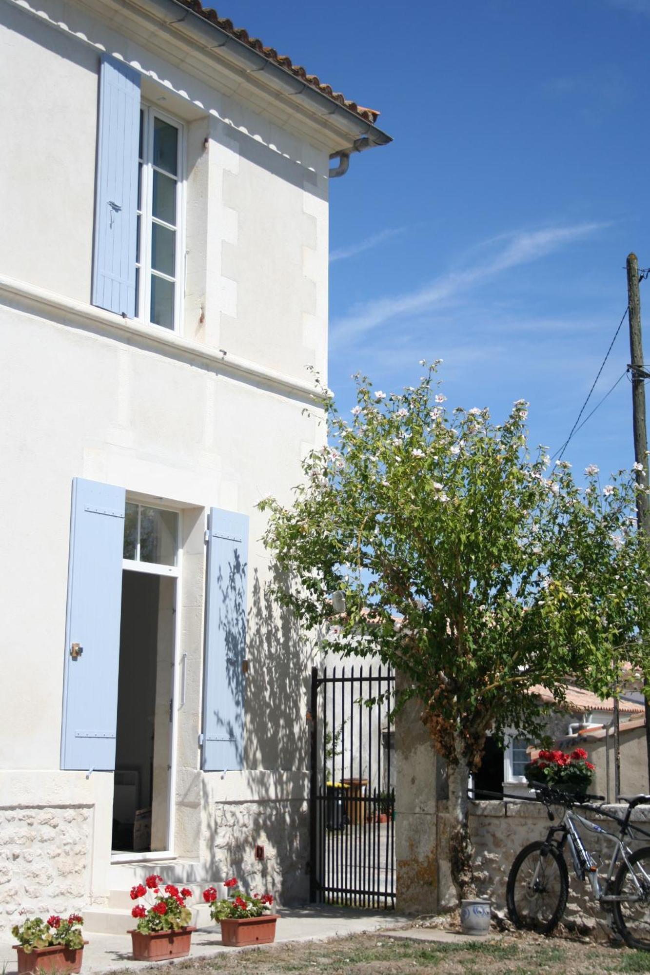 Le Domaine Des Aguins Guest House ซูชง ภายนอก รูปภาพ